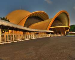 It also has theatre including 4D theater, Golden Snail Imax Theatre and Tanah Airku Theater.